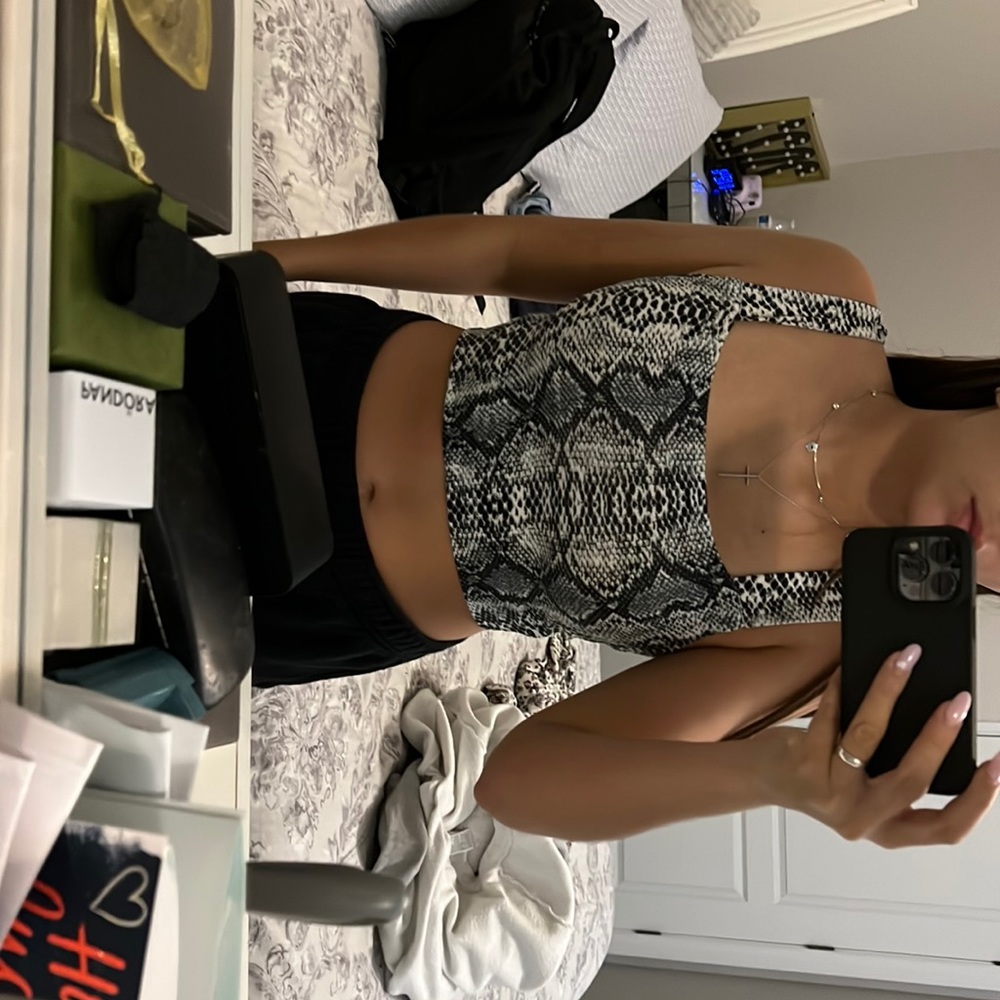 Crop top
